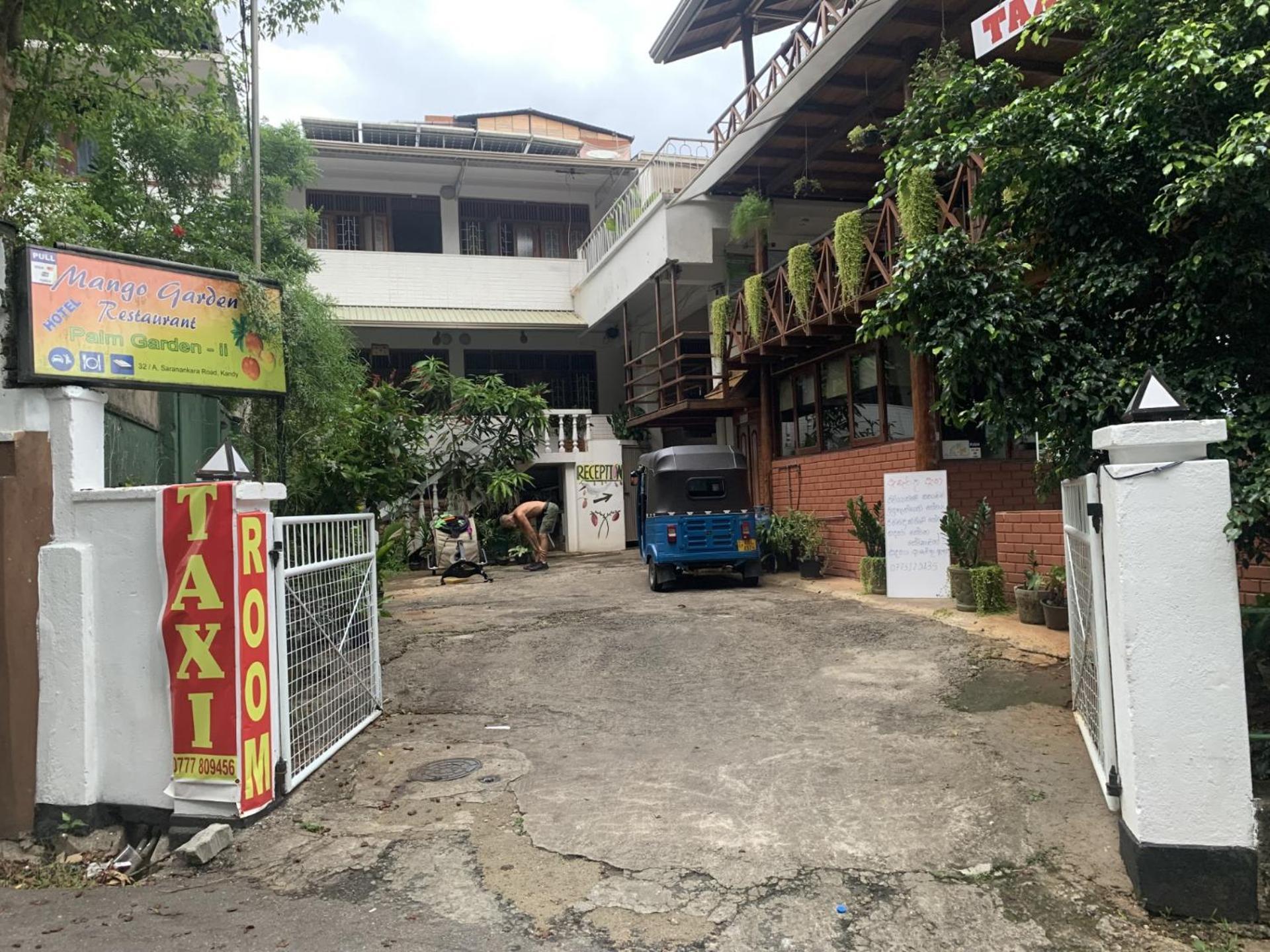 Hotel Mango Garden Kandy Exteriör bild